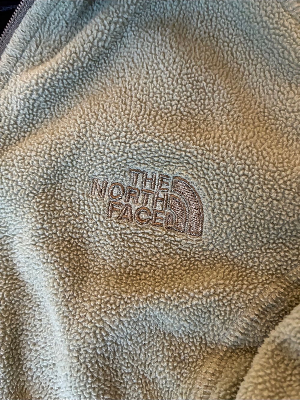 The North Face Men’s Olive Green Half-Zip Fleece Pullover - Picture 3 of 4